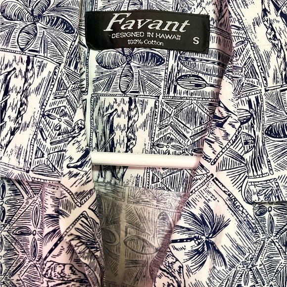 Small Blue Favant Button Up SS Shirt Collared Hawaiian Tribal Palm Trees  EUC - Picture 2 of 3